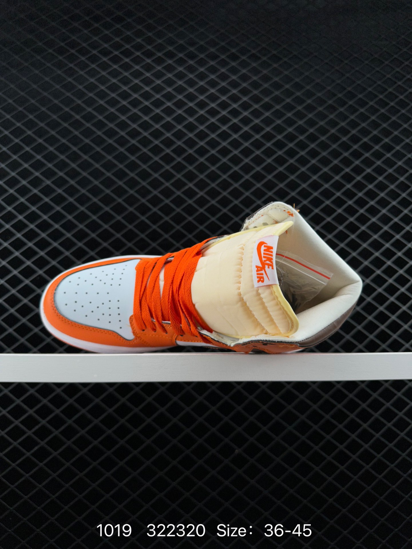 Nike Air Jordan 1 Retro High OG”Black/White“